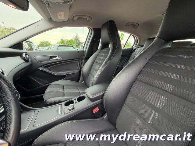 MERCEDES-BENZ GLA 200 d Automatic Sport