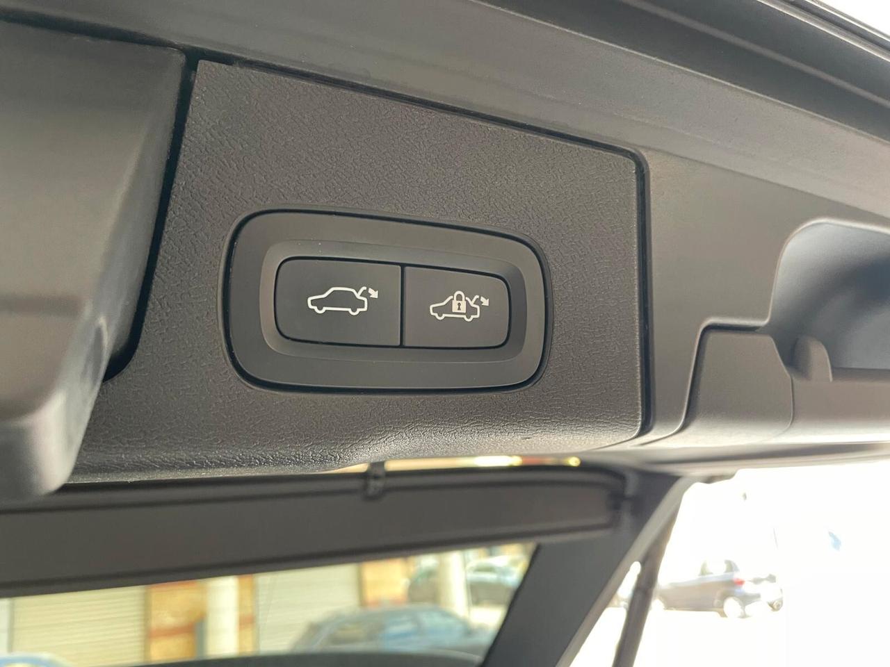 Volvo XC 60 B4 (d) 20d 197CV Aut. INSCRIPTION TETTO NAVY PELLE LED 19