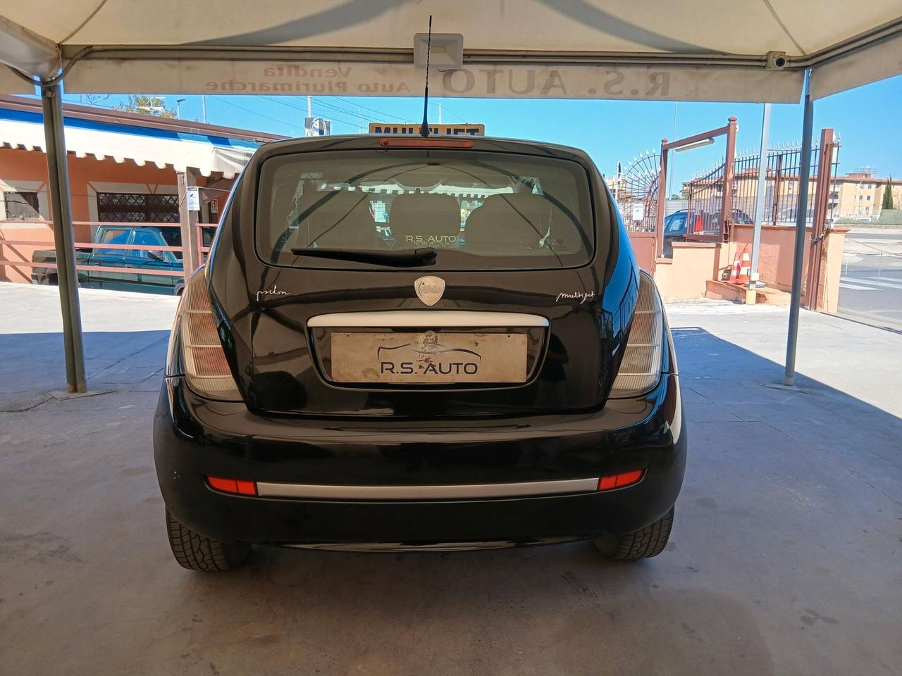 Lancia Ypsilon 1.3 MJT 75 CV full 06