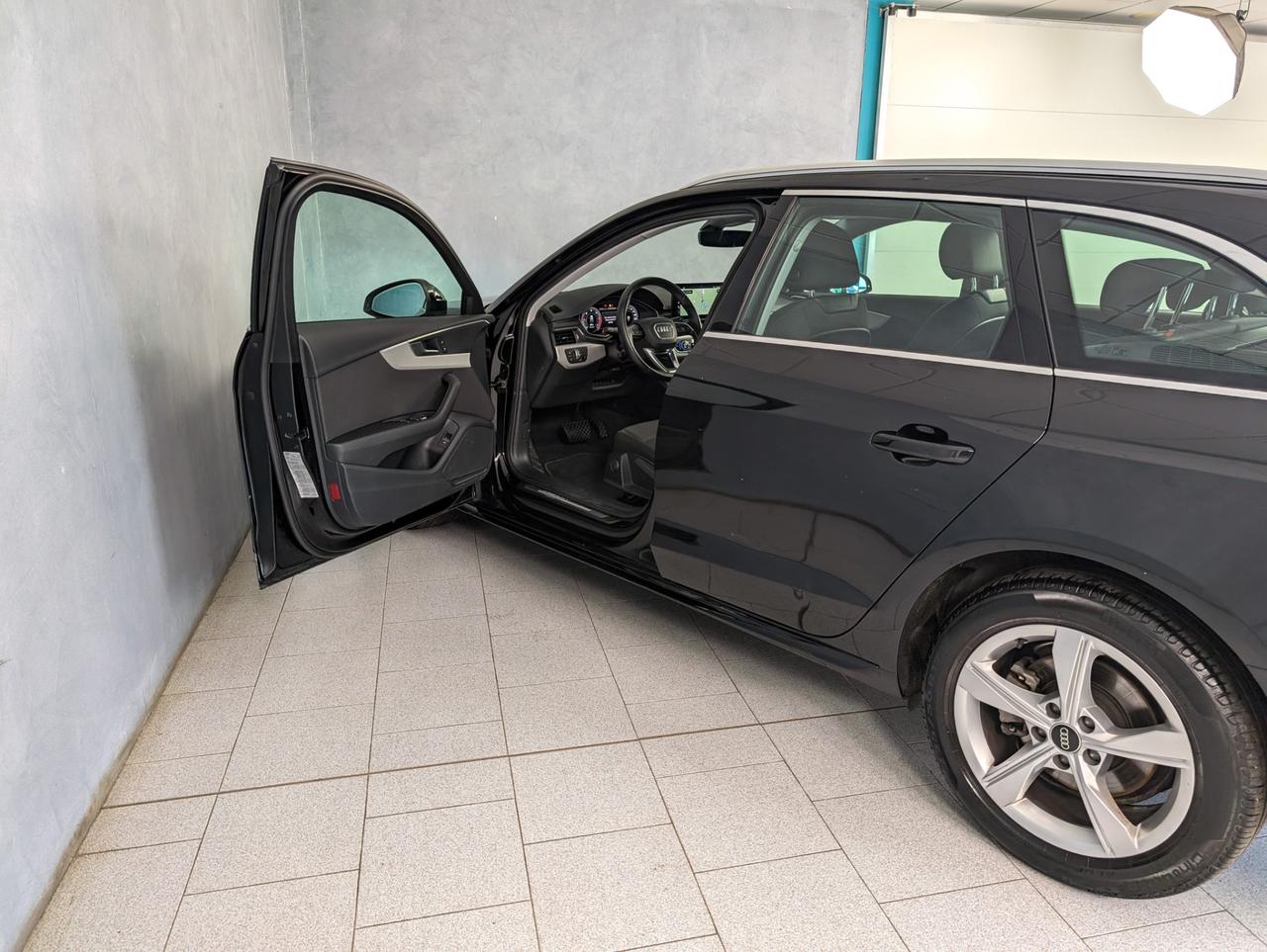 Audi a4 v 30 TDI MHEV S-tronic Business Advanced