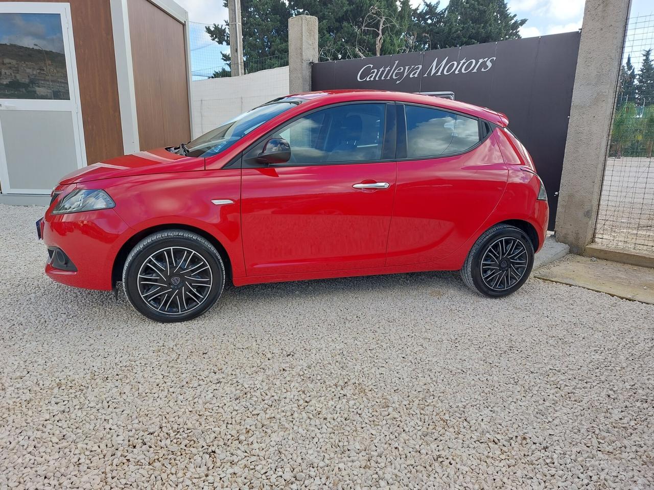 Lancia Ypsilon 1.0 Hybrid 70 CV Gold 2022