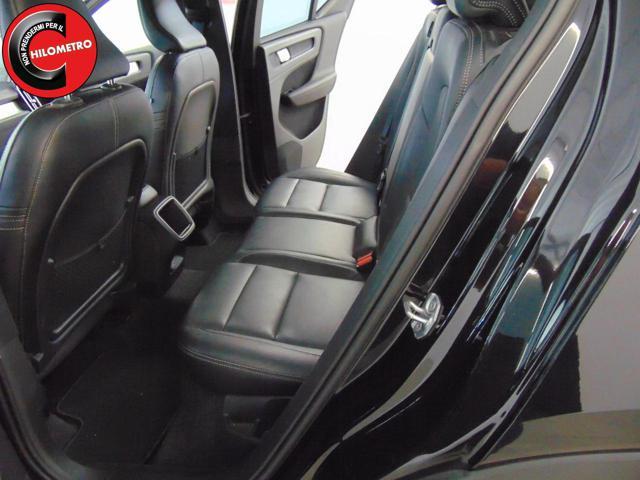 VOLVO XC40 D3