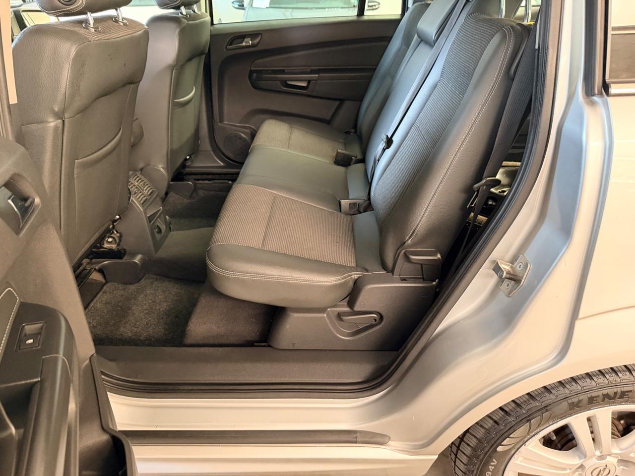 Opel Zafira 1.6 16V ecoM 94CV Cosmo 7 POSTI