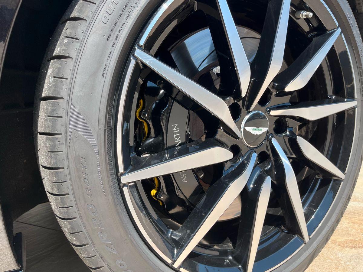 ASTON MARTIN DB11 Coupe 4.0 V8 auto