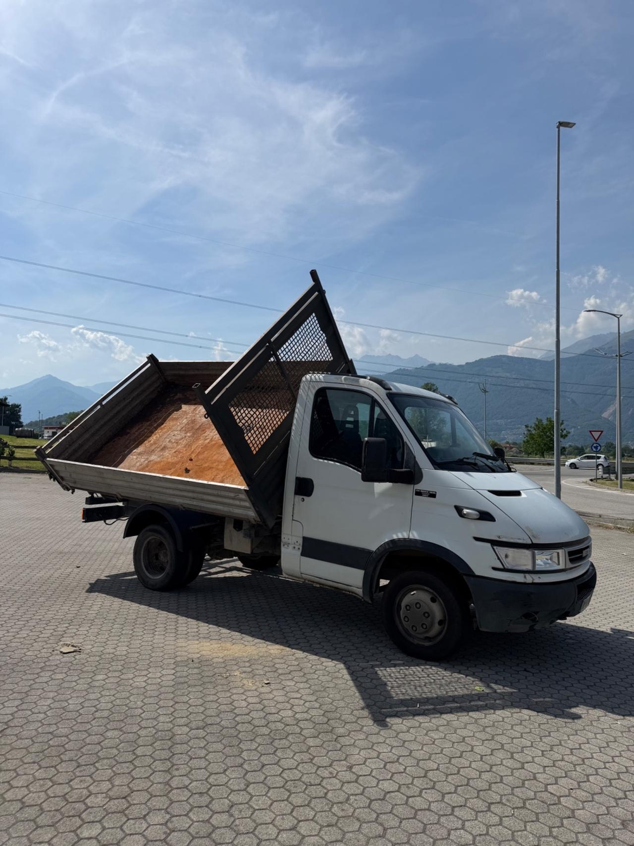 Iveco Daily ribaltabile 3 lati 3.0 cambio 6 marce