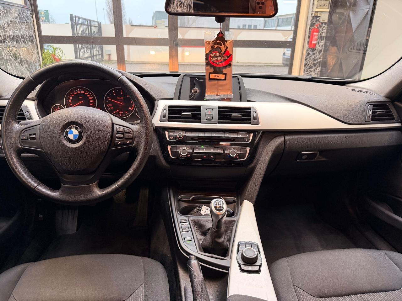 Bmw 318d Sport Berlina