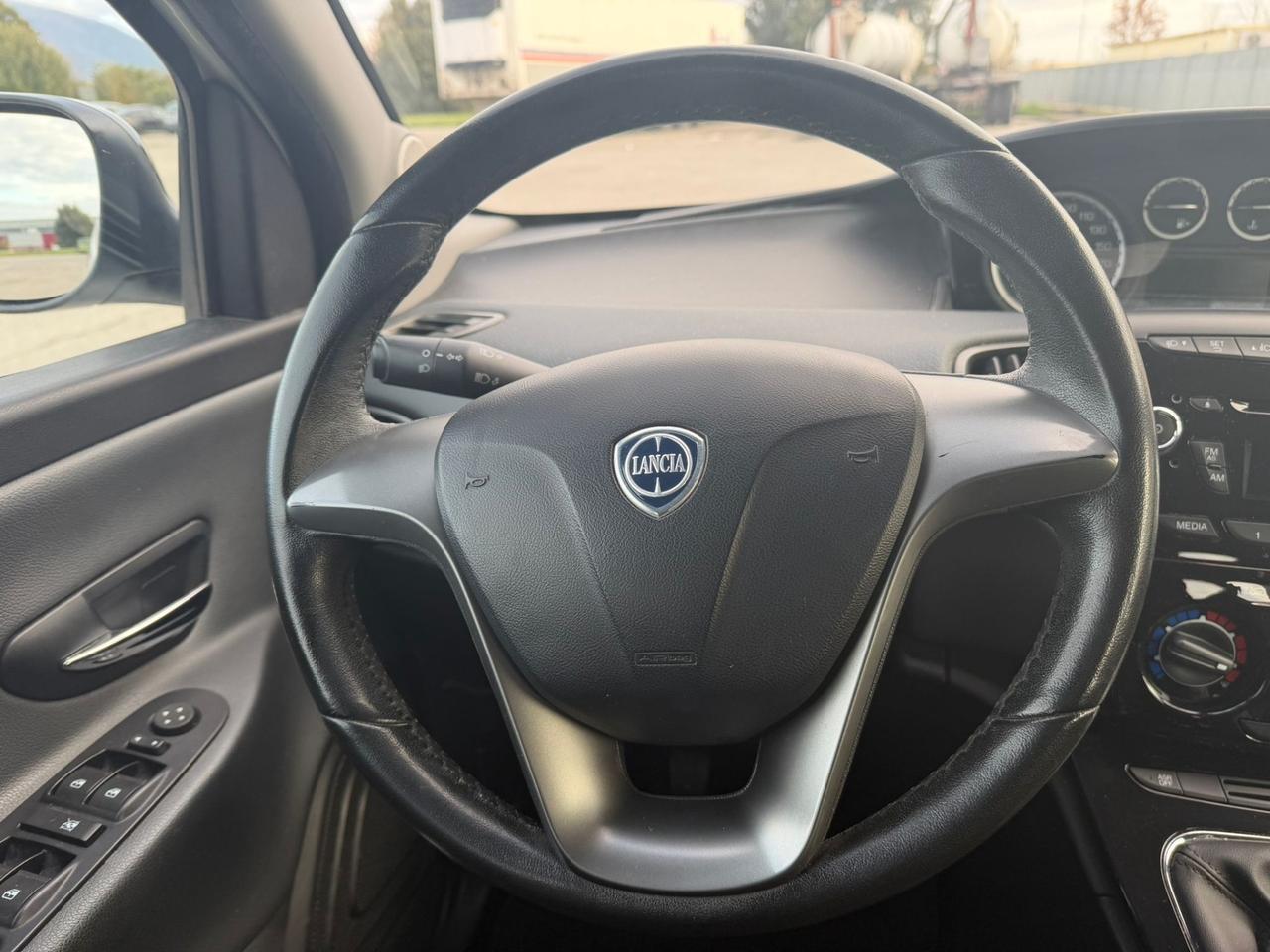 Lancia Y 1.3 MJT Platinum 117000 km GARANZIA 12 m