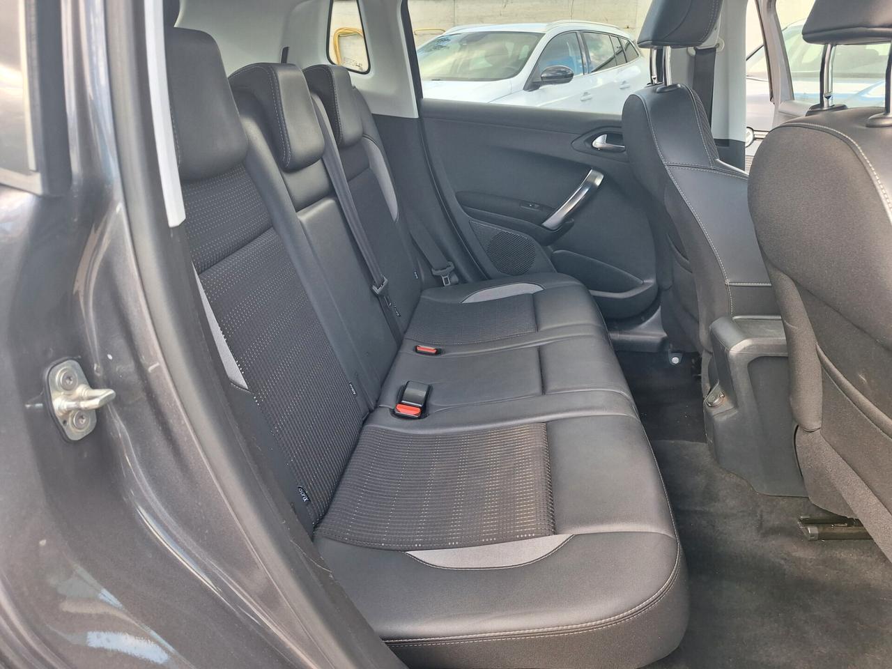 Peugeot 2008 ALLURE 1.6 HDi 100cv NAV+RETROCAM. 2016