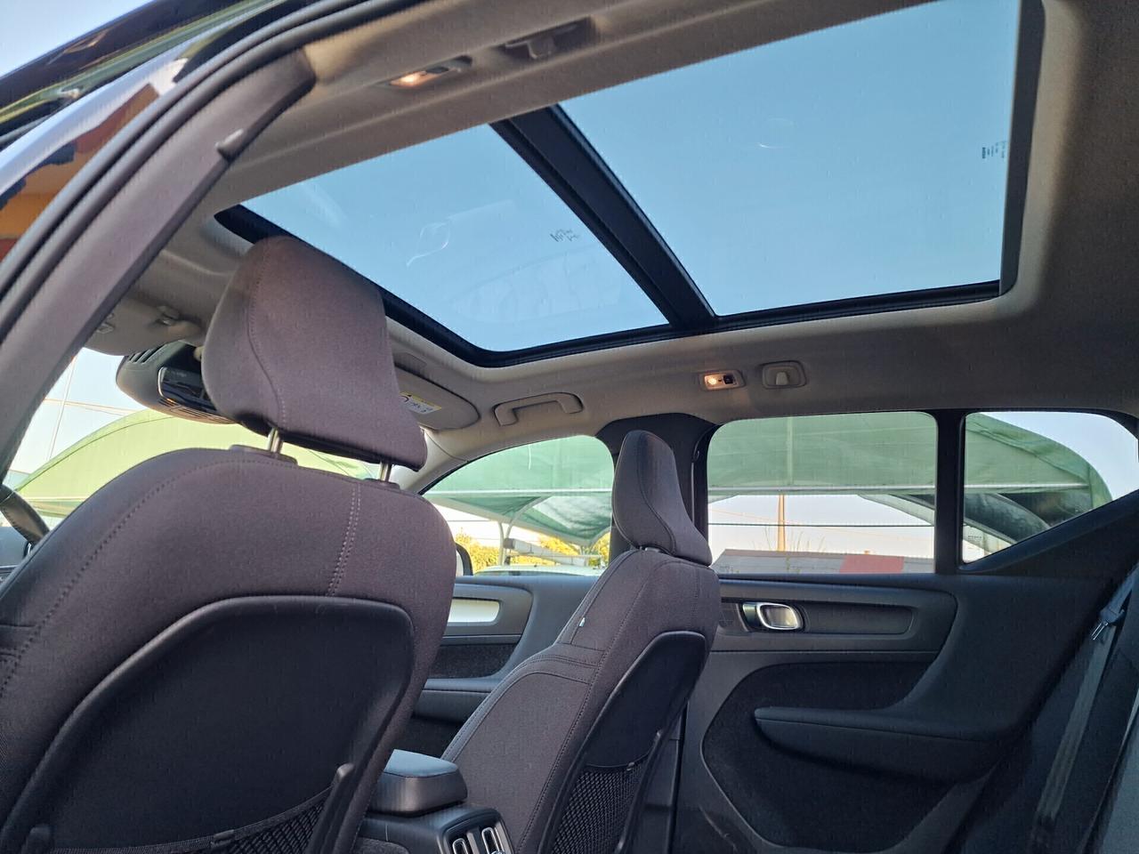 Volvo XC40 tettuccio apribile