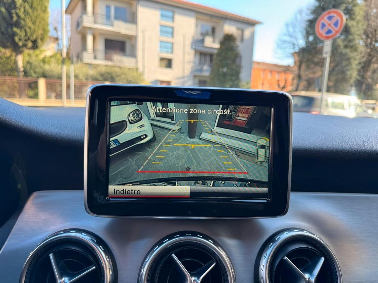 MERCEDES GLA 200 d AUTOMATIC PREMIUM