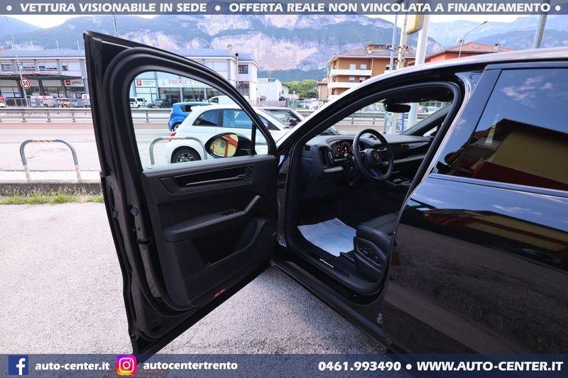 Porsche Cayenne Coupè 3.0 V6 Coupè E-Hybrid Black Edition Sport Design