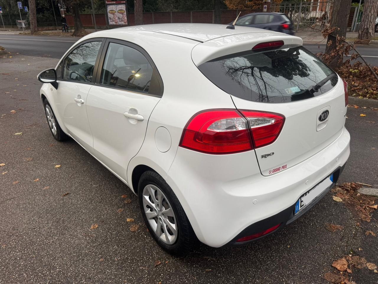 Kia Rio 1.1 CRDi 5p. neopaten garanzia 12 mesi
