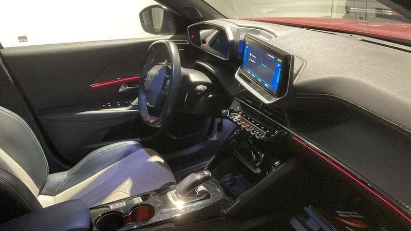 Peugeot 2008 motore elettrico 136 CV GT Pack
