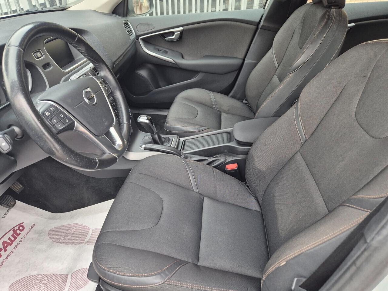 Volvo V40 Cross Country D2 Business Plus