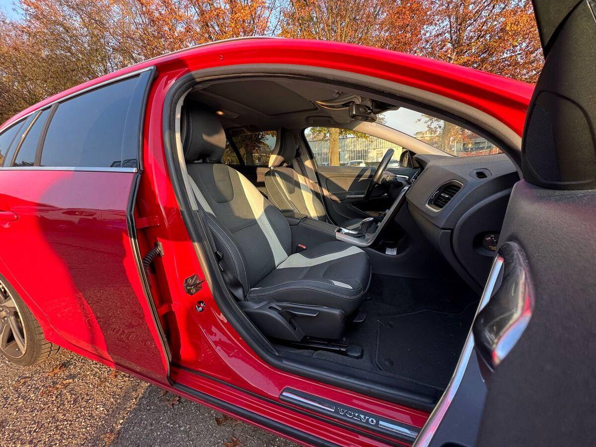 Volvo V60 2.0 d4 ved (d3) R-design geartronic