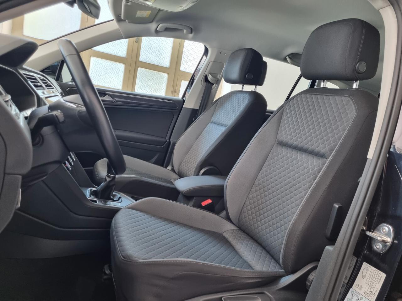 Volkswagen Tiguan 1.6 TDI R-LINE, VIRTUAL COCKPIT, FULL LED