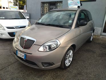 Lancia Ypsilon 1.2 69 CV Unyca