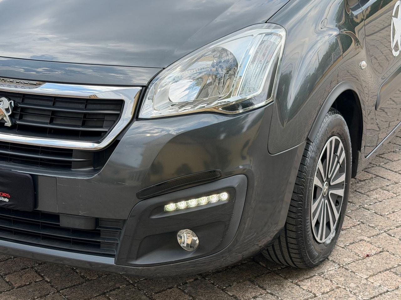 Peugeot Partner Tepee BlueHDi 100 Outdoor
