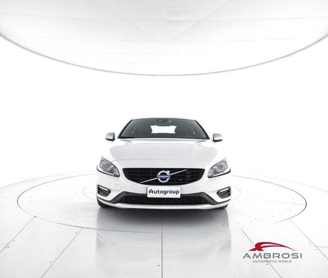 VOLVO V60 D2 Geartronic R-design - AUTOCARRO N1