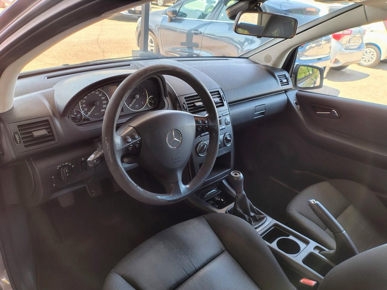 Mercedes-benz A 160 CDI BlueEFFICIENCY Avantgarde