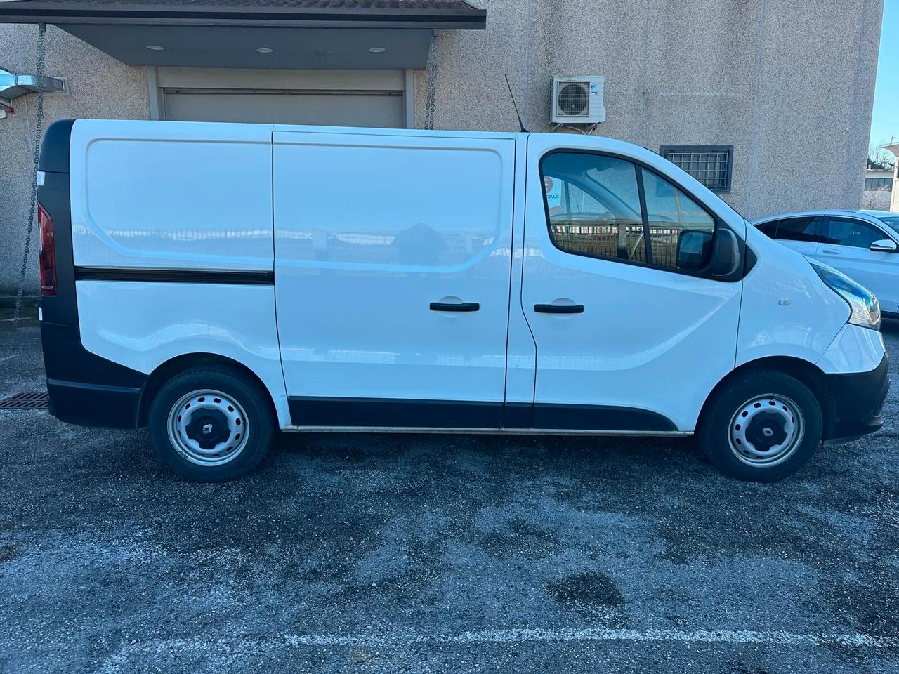 Renault Trafic 1.6 dci 125cv L1H1