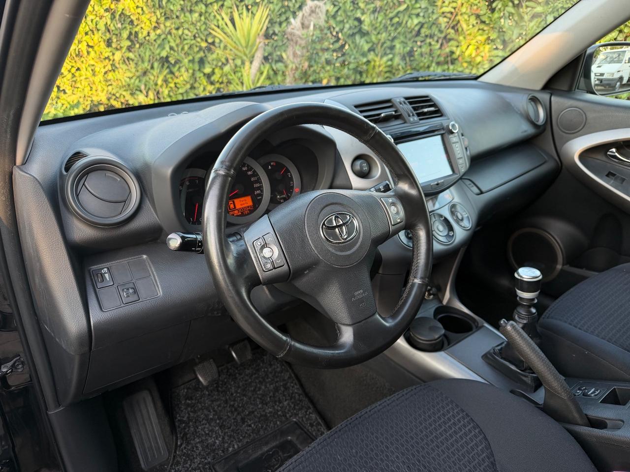 Toyota RAV 4 2.2 D-4D 136 CV 4x4 NEOPATENTATI