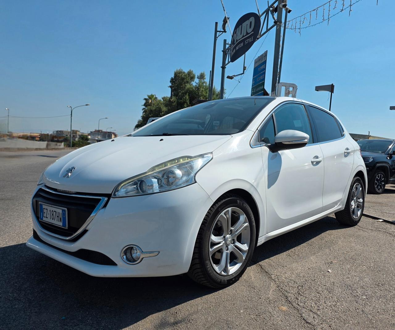 Peugeot 208 1.4 HDi 68 CV 5 porte Allure