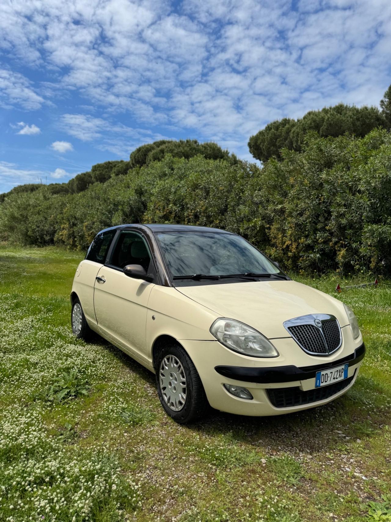 Lancia Ypsilon 1.2 Oro 100