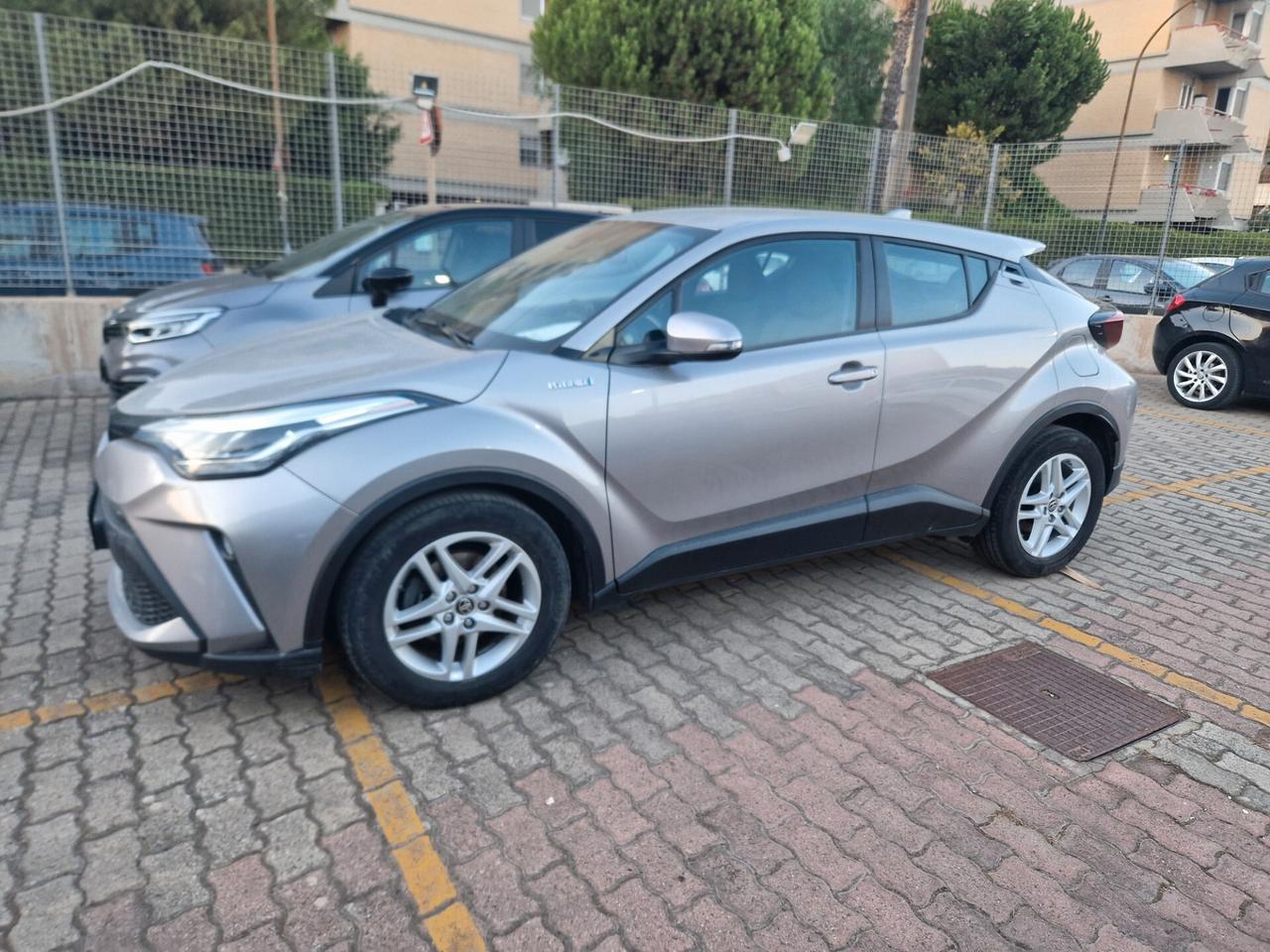 Toyota C-HR 1.8 Hybrid E-CVT Active