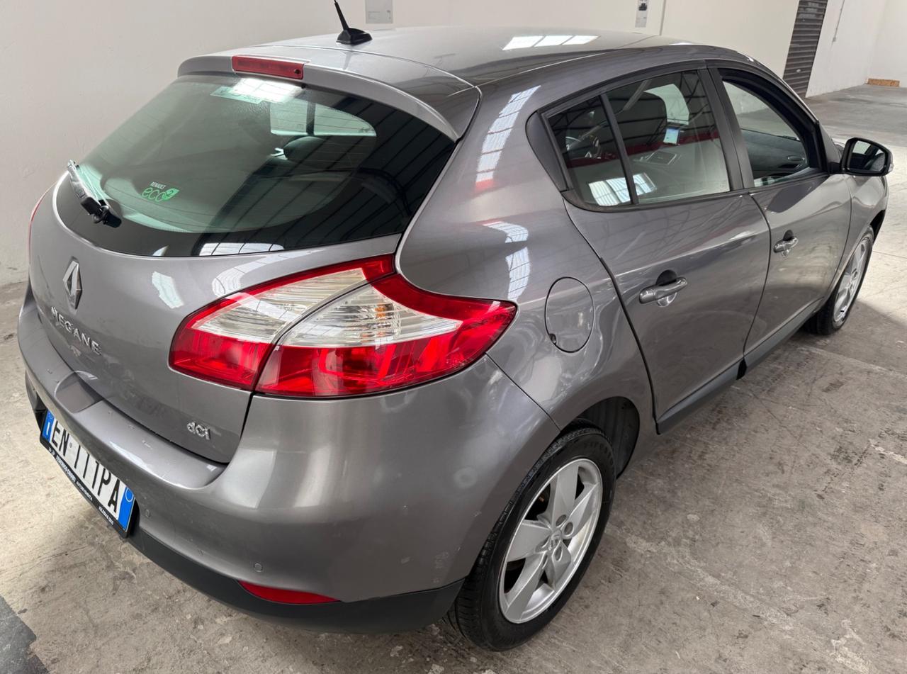 Renault Mégane 1.5 dCi 110CV Wave - 2012