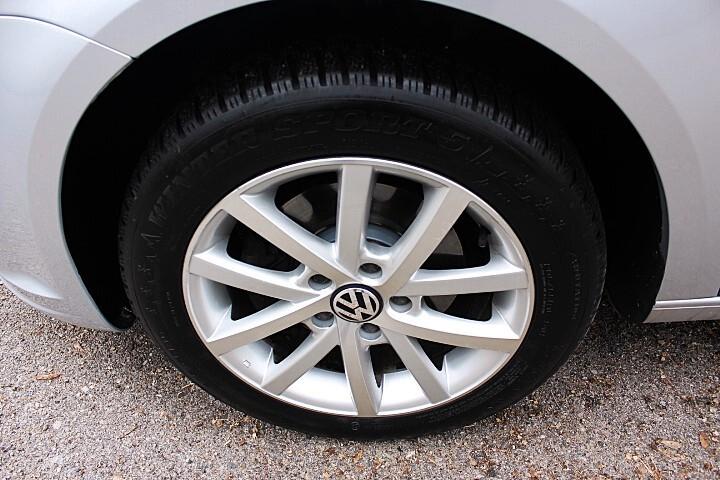 Volkswagen Touran Business 1.6 TDI Comfortline 7 POSTI 8 PNEUMATICI SU CERCHIO IN LEGA ORIGINALE