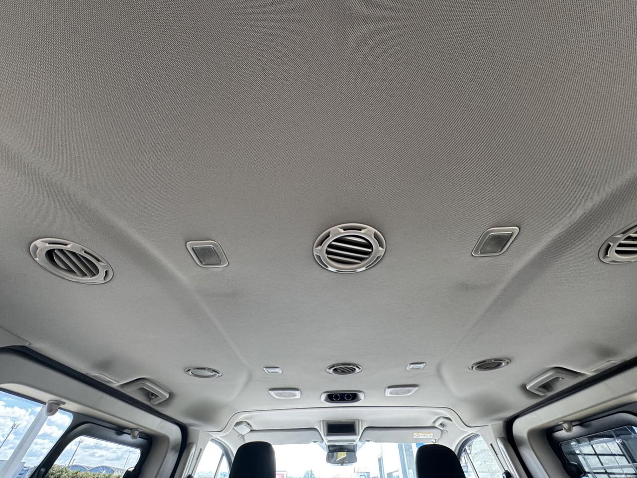 Ford Tourneo Custom Tit. 2.0MHVE 130CV PassoC. 8p