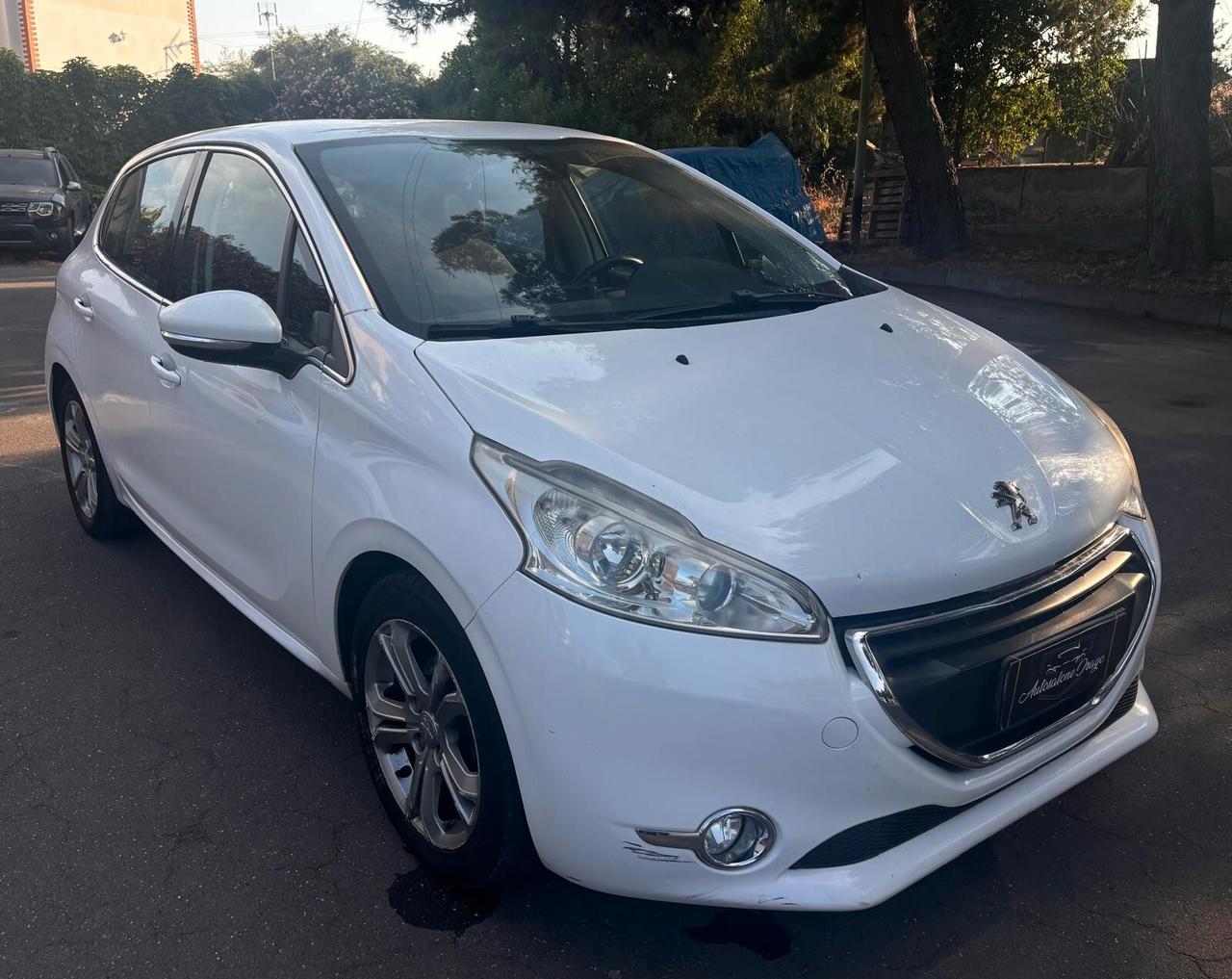 Peugeot 208 1.4 HDi 68 CV 5 porte Allure