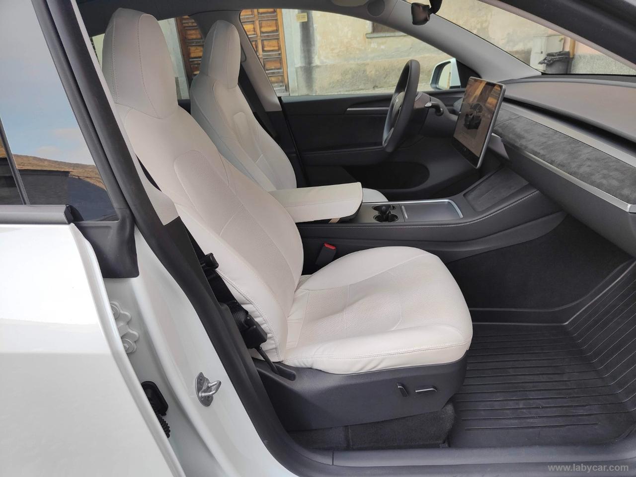 TESLA Model Y Performance AWD TETTO PELLE BIANCA
