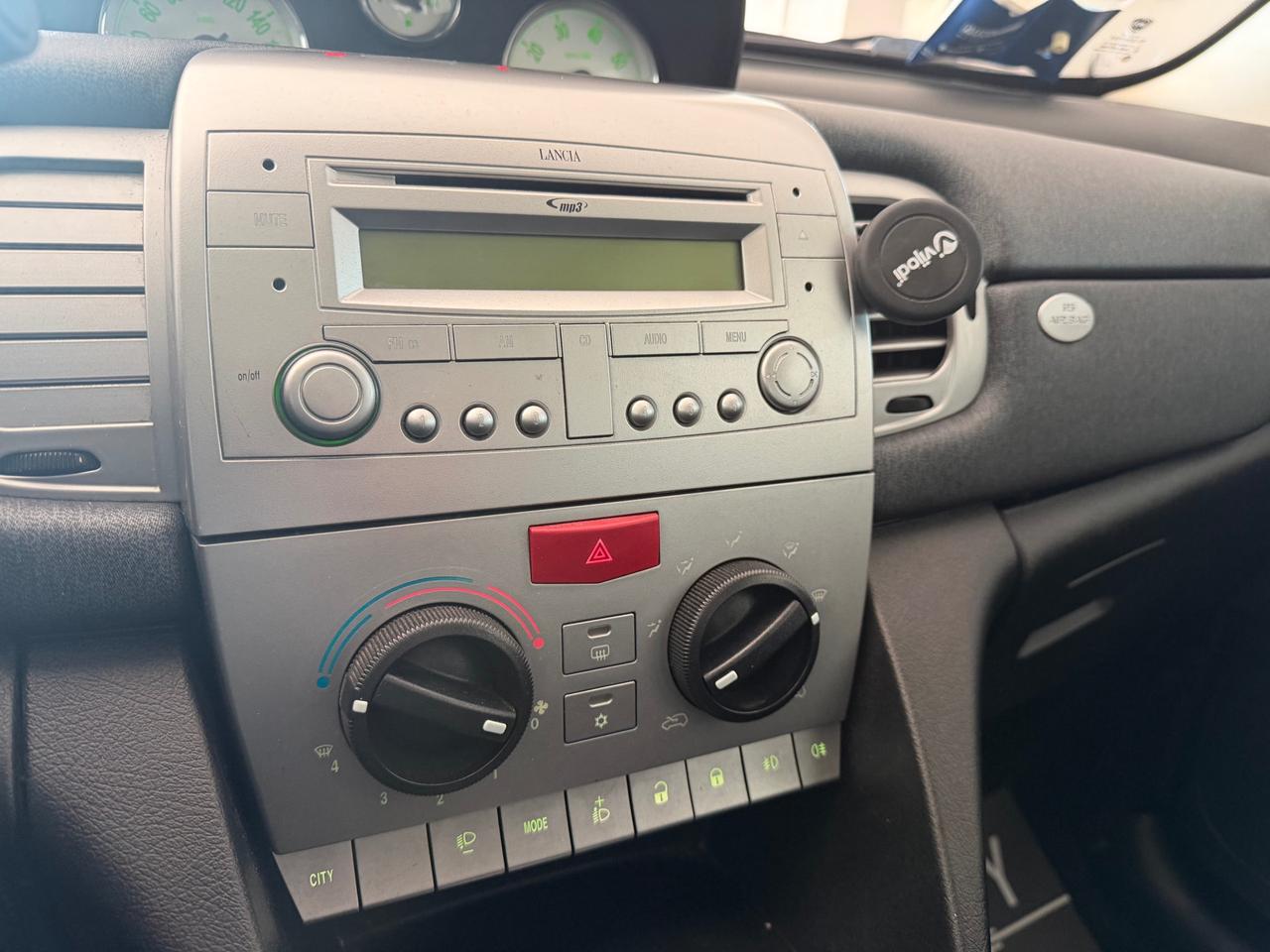 Lancia Ypsilon 3 Porte Ypsilon 1.3 mjt 16v Unyca