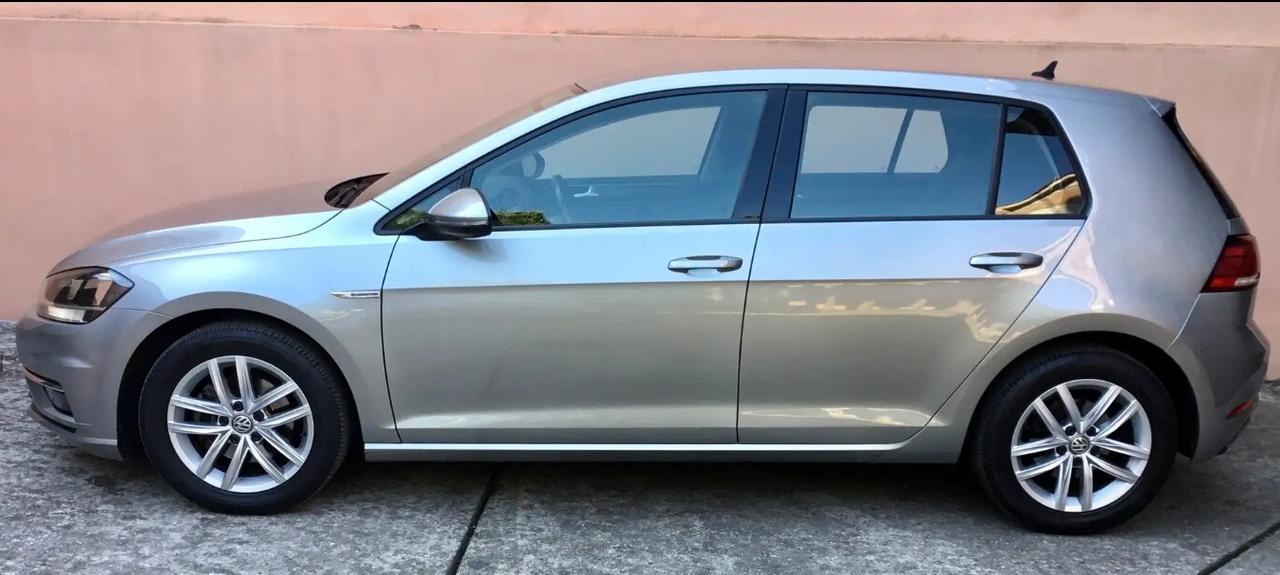 Volkswagen Golf GTI VII 2017 5p 1.5 tgi Business 130cv dsg