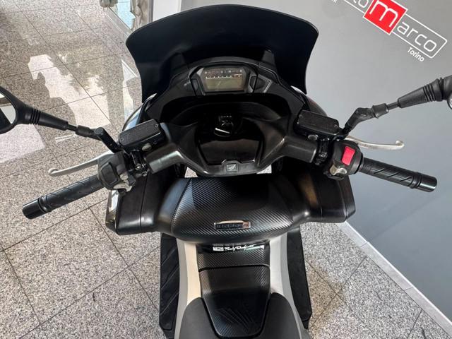 KYMCO Downtown 300i 2012
