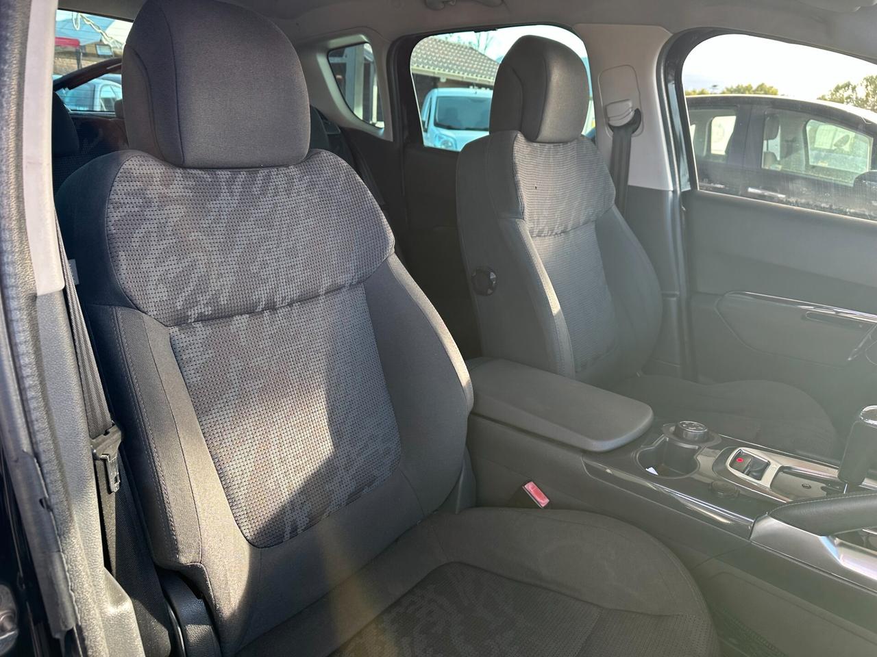 Peugeot 3008 PEUGEOUT 1.6HDI*NAVI*AUT*116CV*