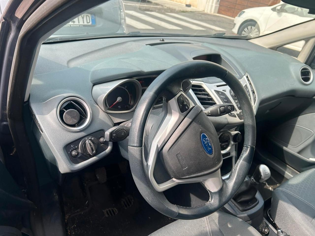 Ford Fiesta 5p 1.6 tdci + c/esp 95cv E5 - ANCHE NEOPATENTATI