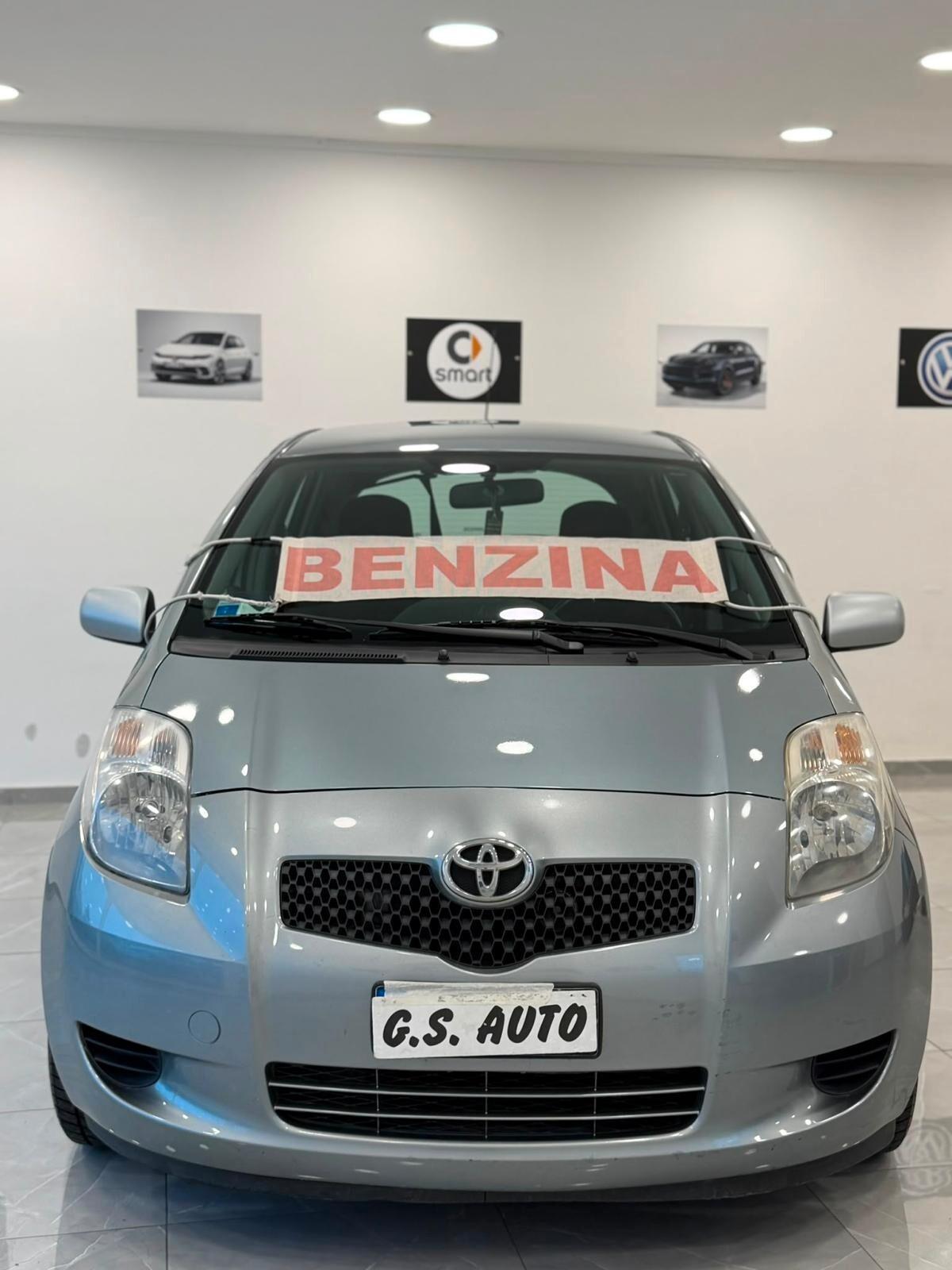 Toyota Yaris 1.0 5 porte Sol
