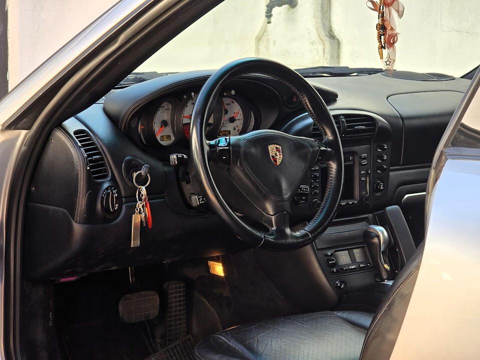 Porsche 911 Carrera 4S cat Coupé