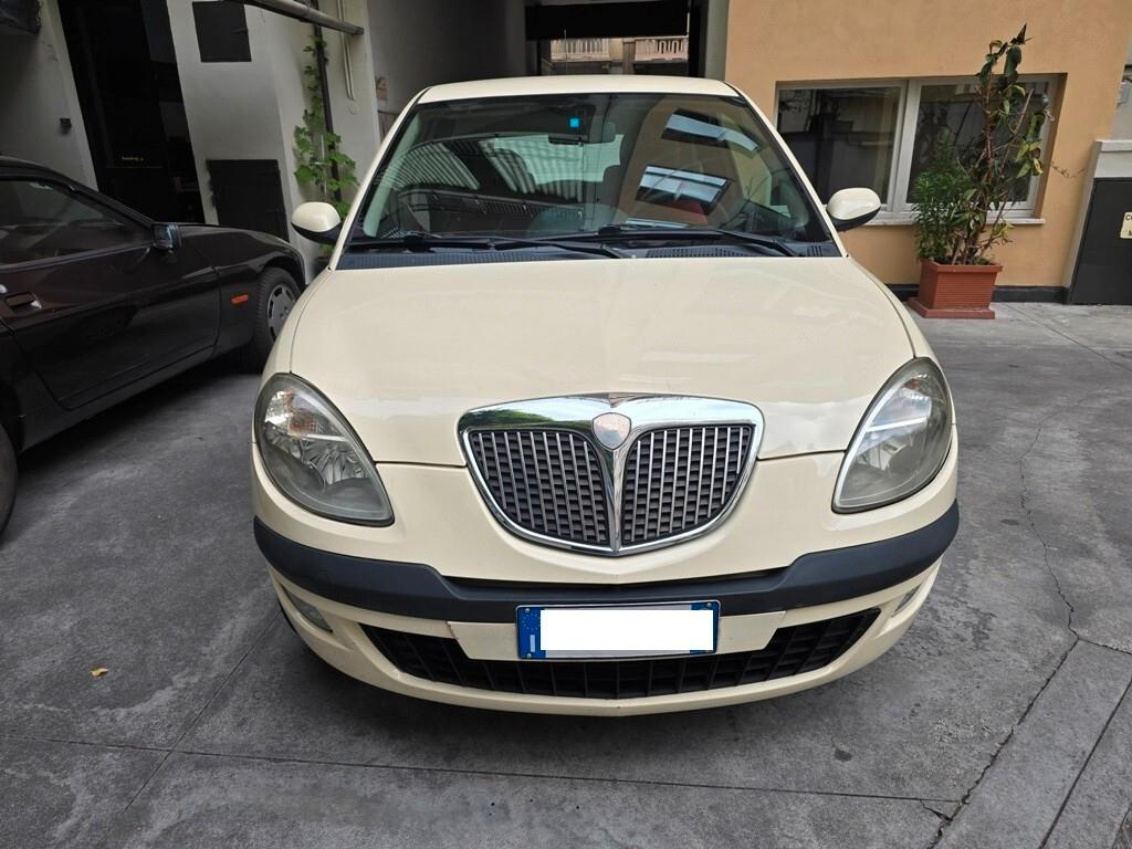 Lancia Ypsilon 1.2 Argento