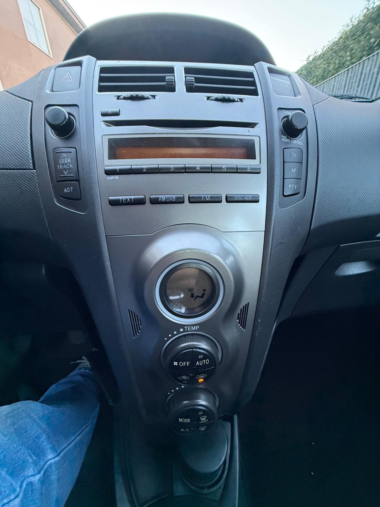 Toyota Yaris 1.3 5 porte Sol