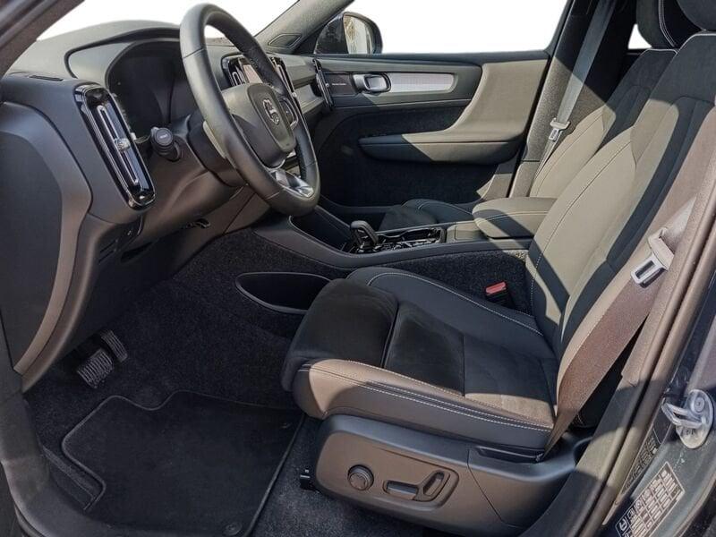 Volvo XC40 B3 163+14 CV Automatico TETTO LED Ultra Black Edition