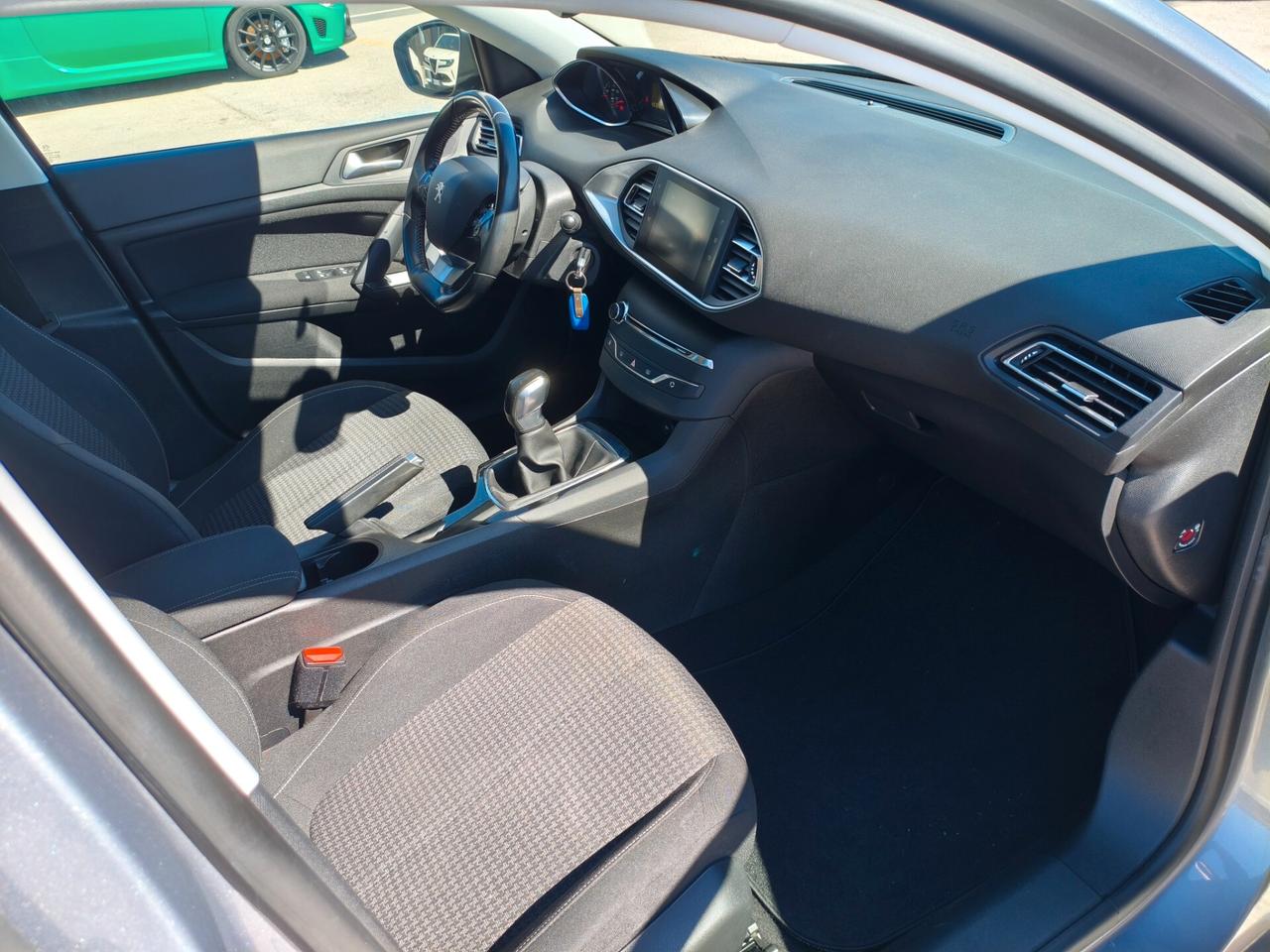 Peugeot 308 BlueHDi 100 S&S Active