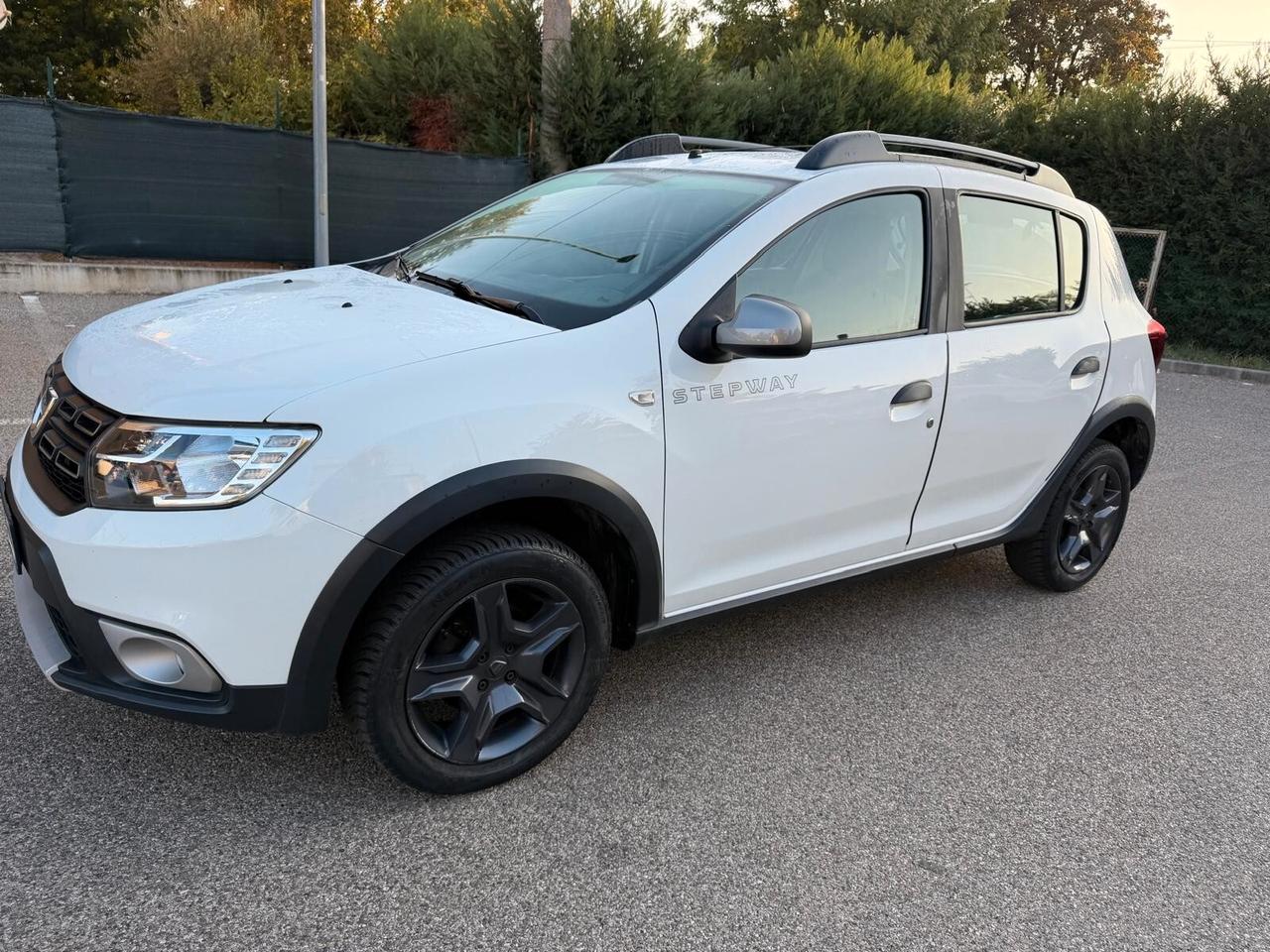Dacia Sandero Stepway 0.9 tce Gpl - NAV. - NEOP. - 12 MESI DI GARANZIA -