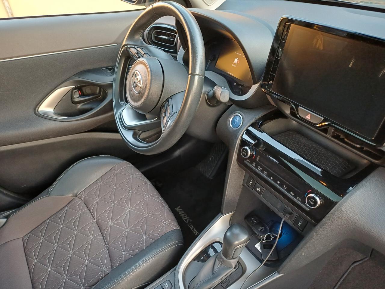 Toyota Yaris Cross 1.5 4WD-i(TETTO PANORAMICO)