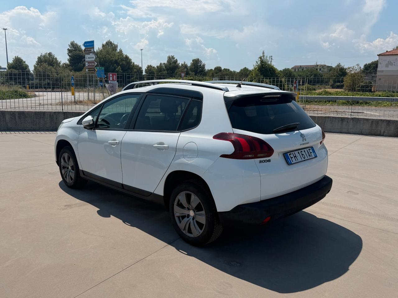 Peugeot 2008 BlueHDi 100 Allure