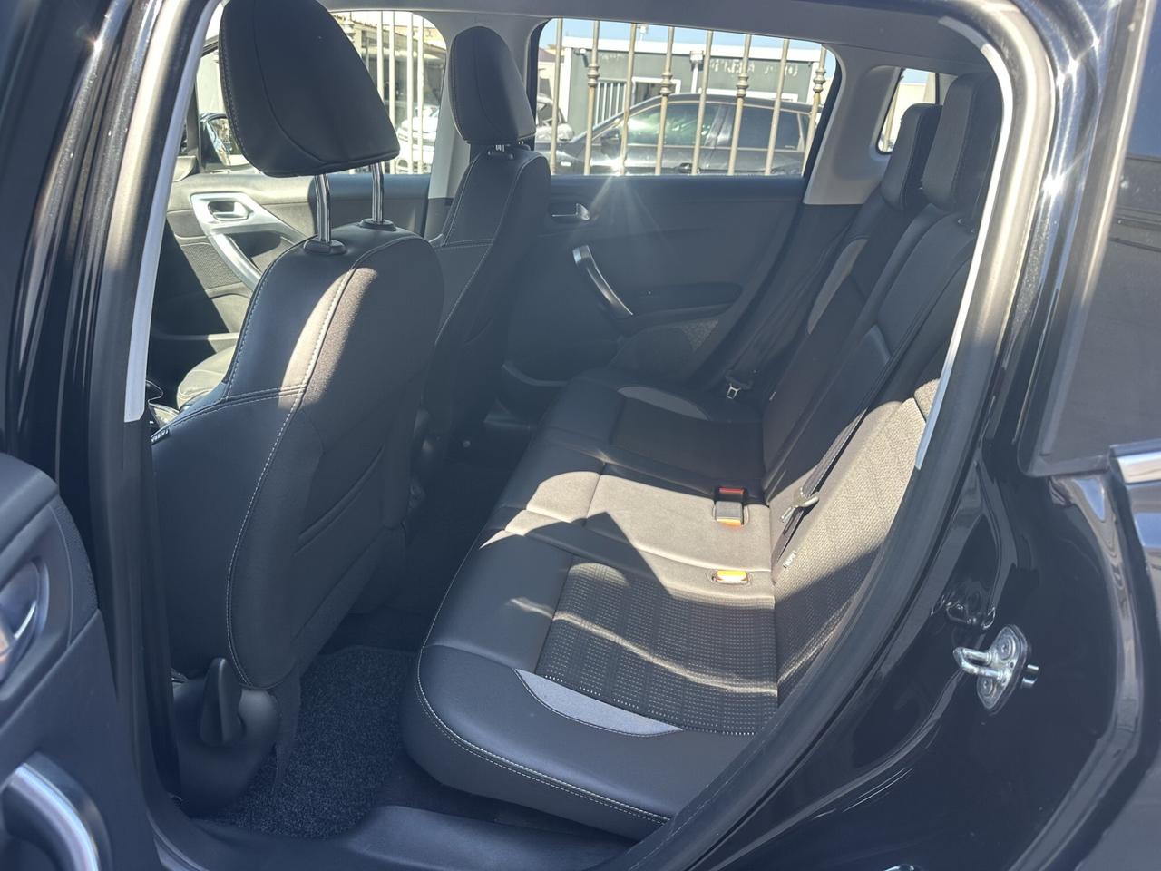 Peugeot 2008 1.2 Benzina 110 Cv Allure 2017 Km 120
