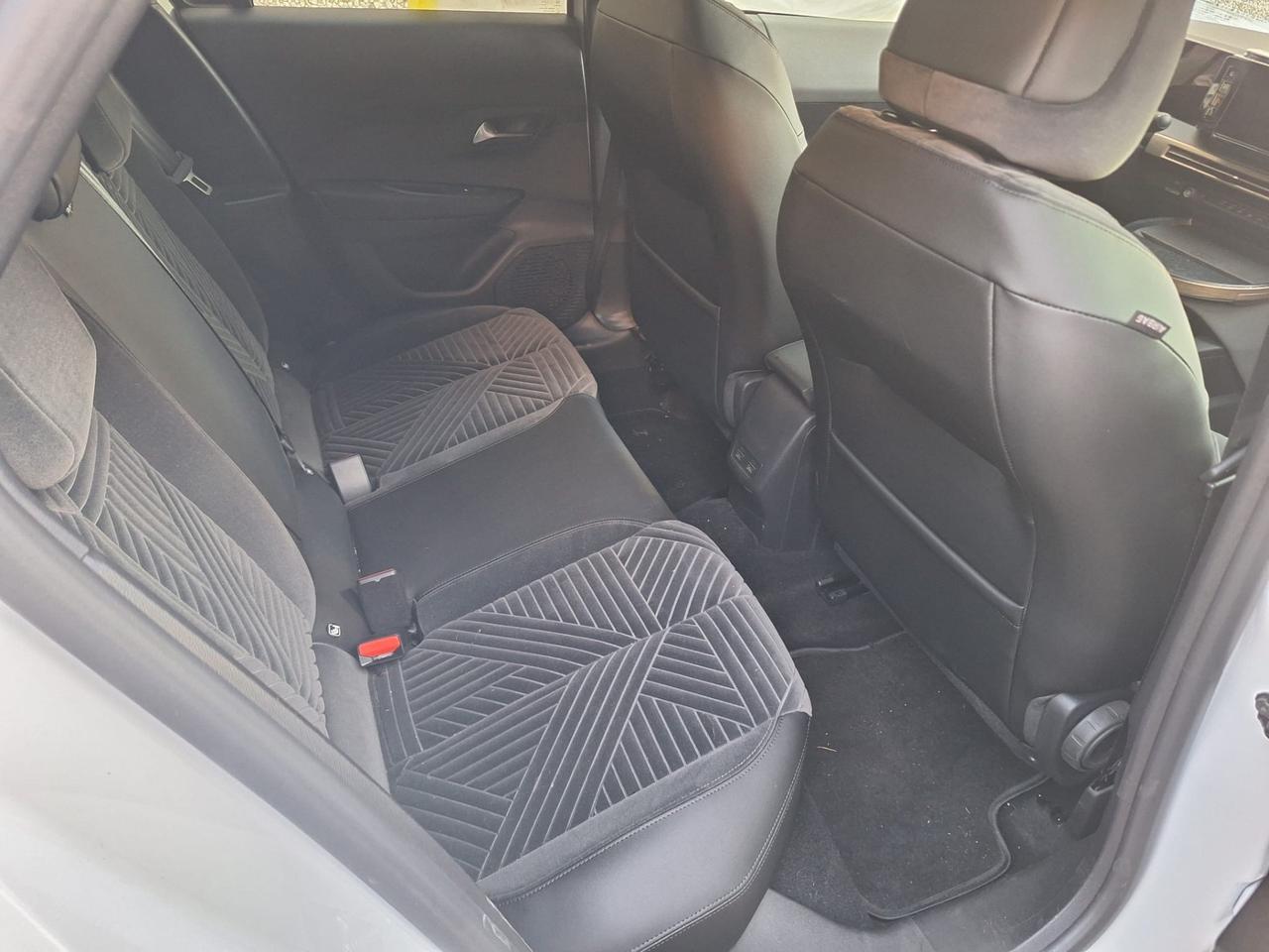 Lancia Ypsilon Hybrid e-DCT